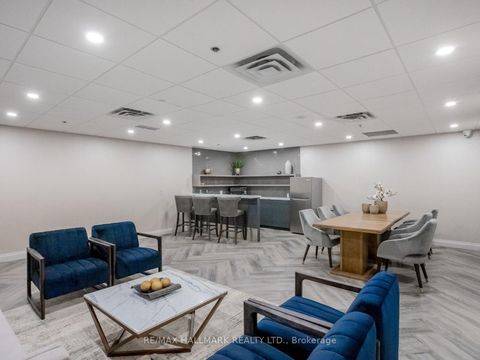 Photo 18 at 724 - 1 Leaside Park Drive, Thorncliffe Park, Toronto