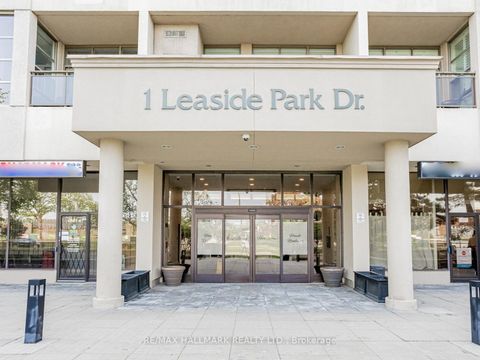 Photo 26 at 724 - 1 Leaside Park Drive, Thorncliffe Park, Toronto