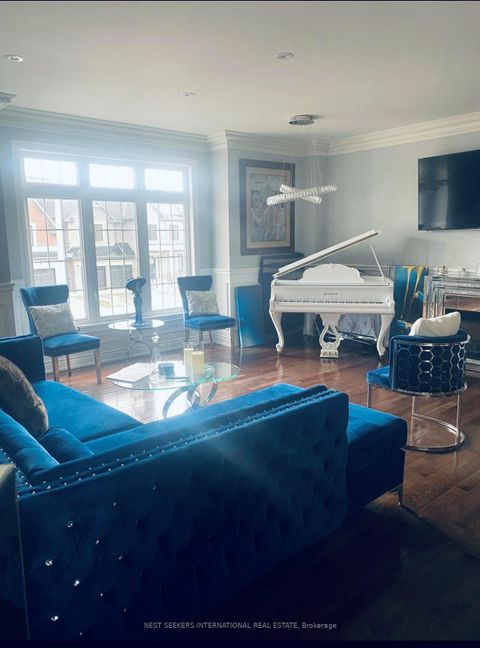 Photo 7 at 2 George McKenzie Court, Pelmo Park W4, Toronto