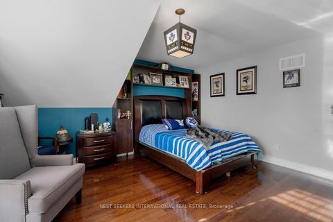 Photo 22 at 2 George McKenzie Court, Pelmo Park W4, Toronto
