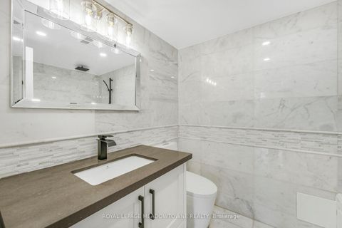 Photo 8 at 204 - 4235 Sherwoodtowne Boulevard E, City Centre, Mississauga