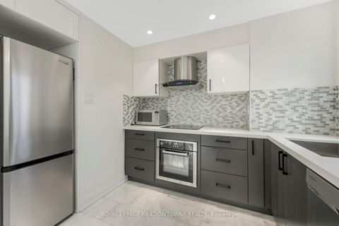 Photo 33 at 204 - 4235 Sherwoodtowne Boulevard E, City Centre, Mississauga