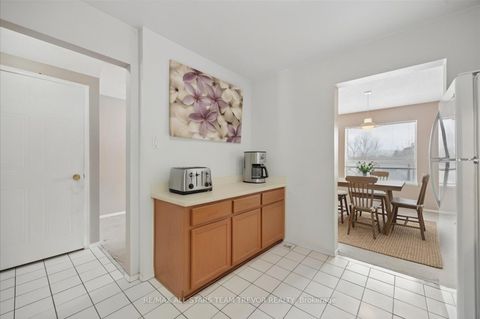 Photo 4 at 24 - 611 Gibney Crescent, Summerhill Estates, Newmarket