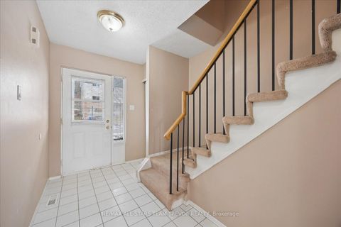 Photo 8 at 24 - 611 Gibney Crescent, Summerhill Estates, Newmarket