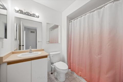 Photo 16 at 24 - 611 Gibney Crescent, Summerhill Estates, Newmarket