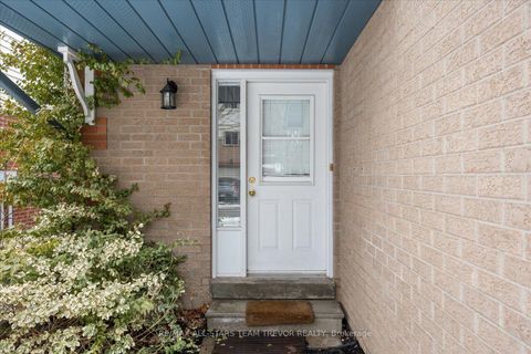Photo 22 at 24 - 611 Gibney Crescent, Summerhill Estates, Newmarket