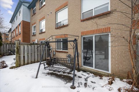 Photo 23 at 24 - 611 Gibney Crescent, Summerhill Estates, Newmarket