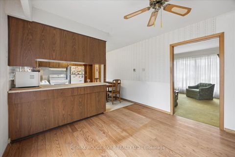 Photo 11 at 865 Regent Drive, Eastdale, Oshawa