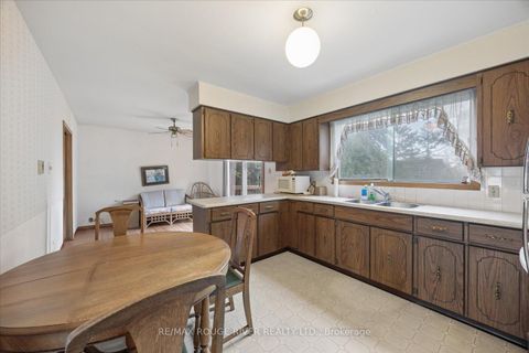 Photo 14 at 865 Regent Drive, Eastdale, Oshawa