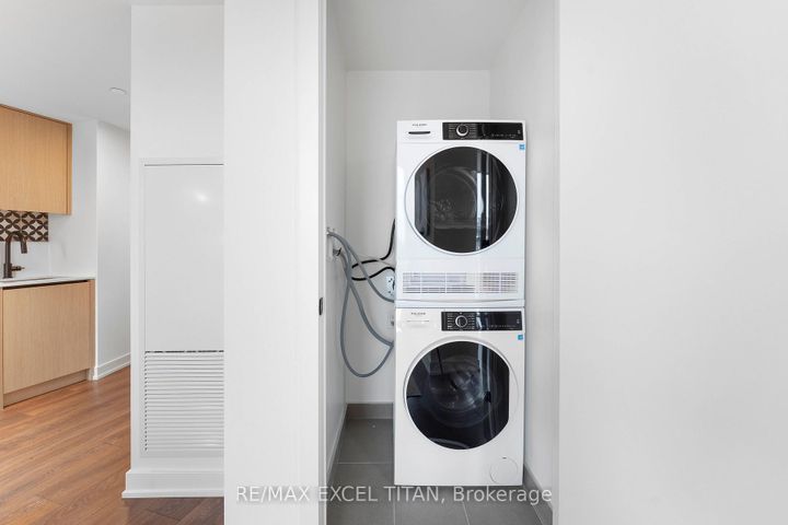 Photo 23 at 703 - 5 Lakeview Avenue, Bellwoods, Toronto