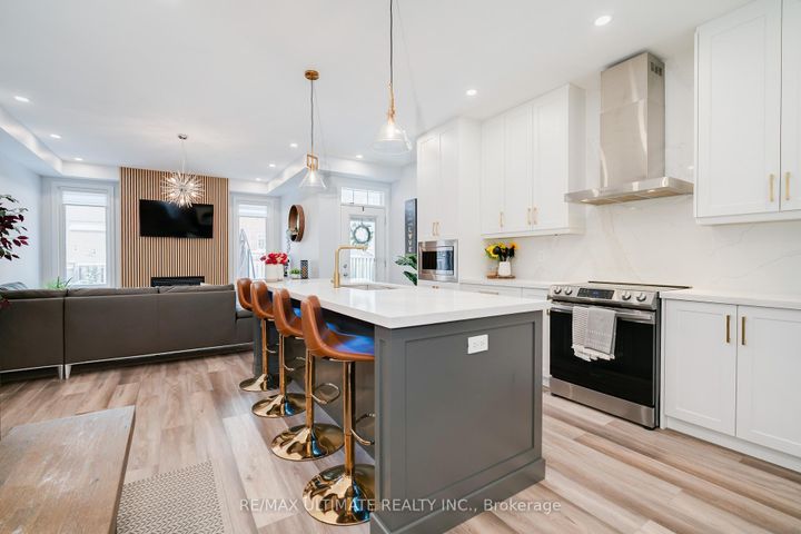 Photo 7 at 10 Torah Gate, Patterson, Vaughan