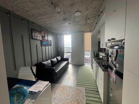 Photo 6 at 536 - 1900 Simcoe Street N, Samac, Oshawa