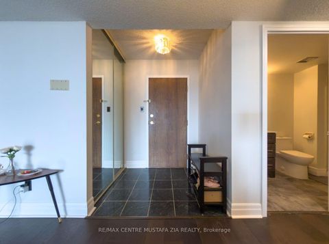 Photo 2 at 1405 - 4235 Sherwoodtowne Boulevard, City Centre, Mississauga