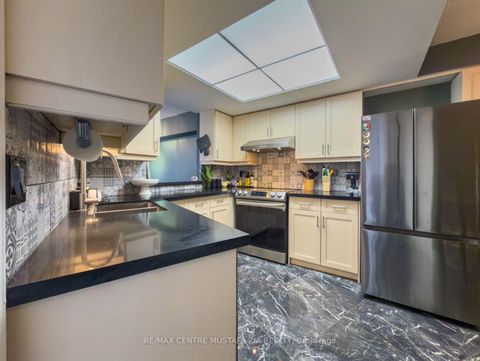 Photo 8 at 1405 - 4235 Sherwoodtowne Boulevard, City Centre, Mississauga