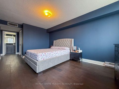 Photo 10 at 1405 - 4235 Sherwoodtowne Boulevard, City Centre, Mississauga