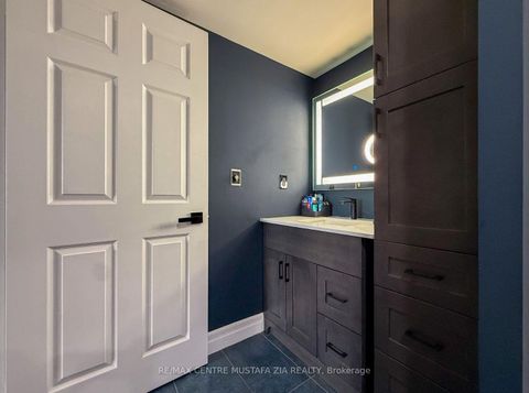 Photo 16 at 1405 - 4235 Sherwoodtowne Boulevard, City Centre, Mississauga