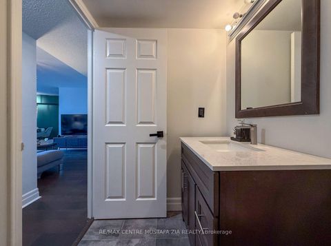 Photo 18 at 1405 - 4235 Sherwoodtowne Boulevard, City Centre, Mississauga