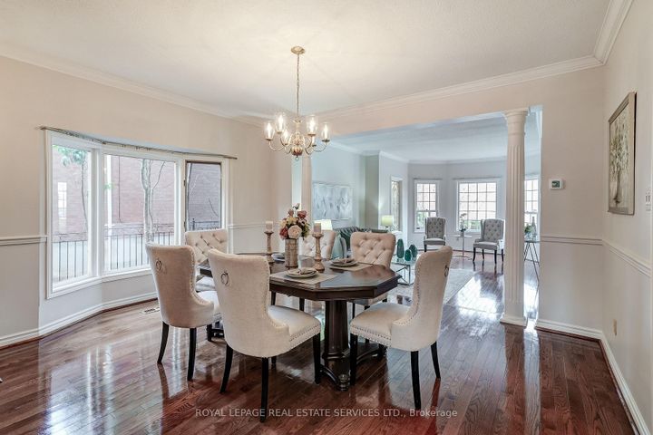 Photo 8 at 9 Morrison Creek Crescent, RO River Oaks, Oakville