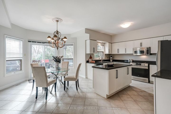 Photo 9 at 9 Morrison Creek Crescent, RO River Oaks, Oakville