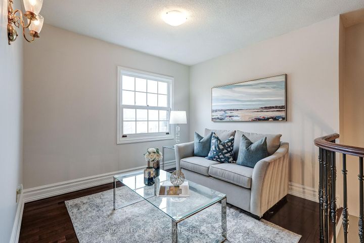 Photo 22 at 9 Morrison Creek Crescent, RO River Oaks, Oakville