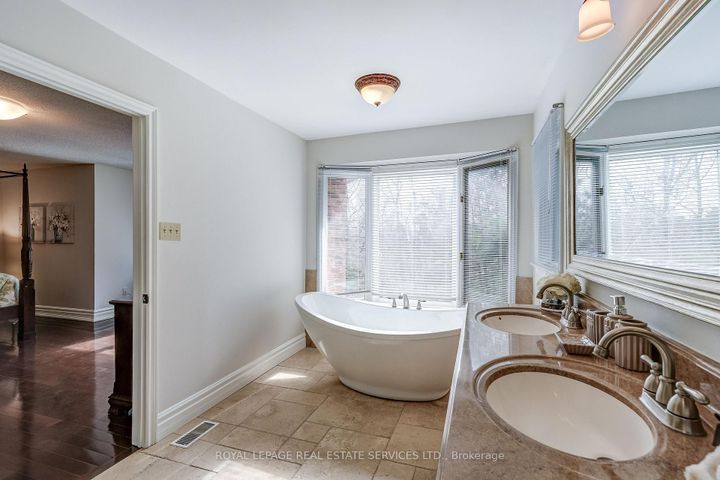 Photo 24 at 9 Morrison Creek Crescent, RO River Oaks, Oakville