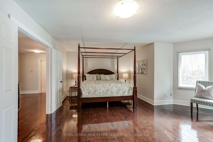 Photo 25 at 9 Morrison Creek Crescent, RO River Oaks, Oakville