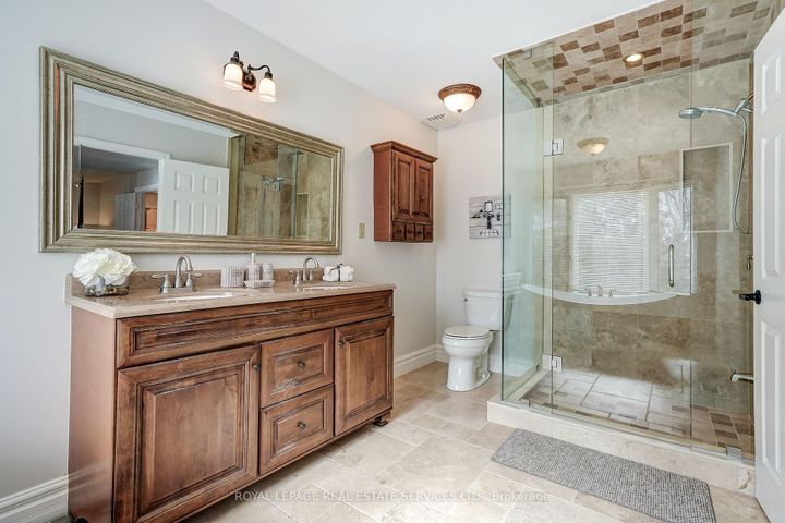 Photo 27 at 9 Morrison Creek Crescent, RO River Oaks, Oakville