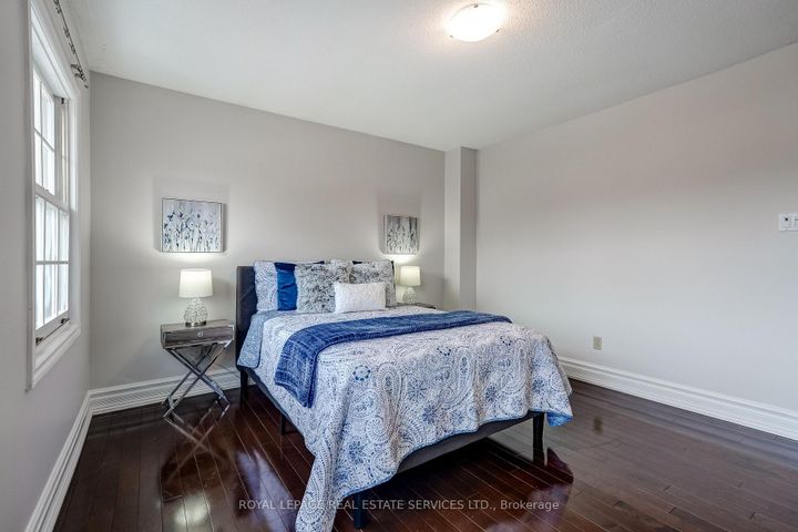 Photo 29 at 9 Morrison Creek Crescent, RO River Oaks, Oakville