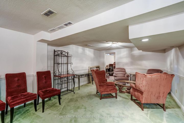 Photo 32 at 9 Morrison Creek Crescent, RO River Oaks, Oakville