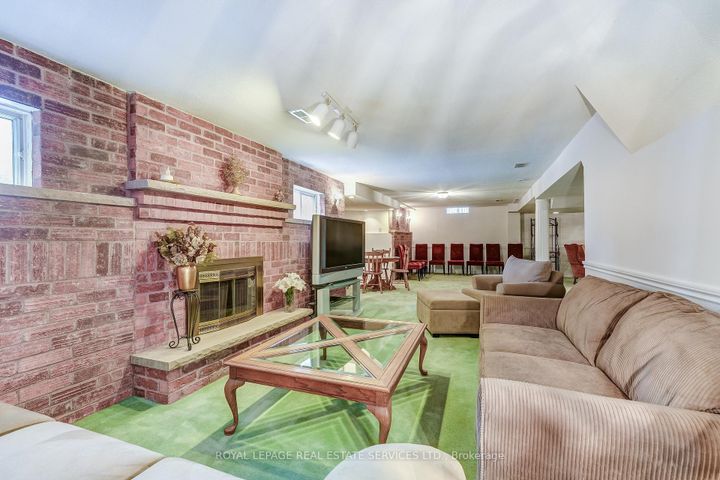 Photo 39 at 9 Morrison Creek Crescent, RO River Oaks, Oakville