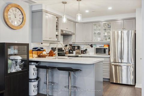 Photo 10 at 61 - 760 Lawrence Avenue W, Glen Park, Toronto