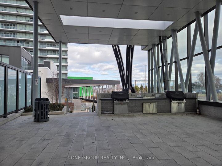 Photo 2 at 707 - 95 Mcmahon Drive, Bayview Village, Toronto