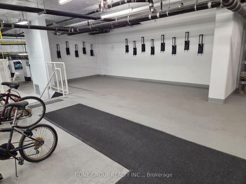 Photo 9 at 707 - 95 Mcmahon Drive, Bayview Village, Toronto