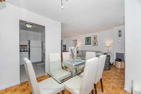 Photo 10 at 303 - 10 Edgecliff Golfway, Flemingdon Park, Toronto