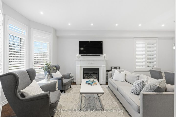 Photo 7 at 3302 Robert Brown Boulevard, GO Glenorchy, Oakville