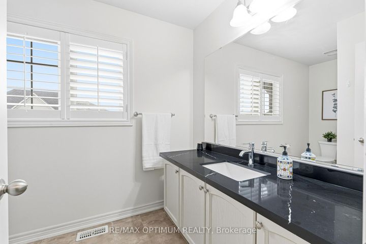 Photo 30 at 3302 Robert Brown Boulevard, GO Glenorchy, Oakville