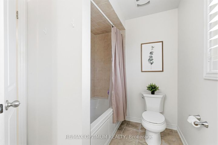 Photo 31 at 3302 Robert Brown Boulevard, GO Glenorchy, Oakville