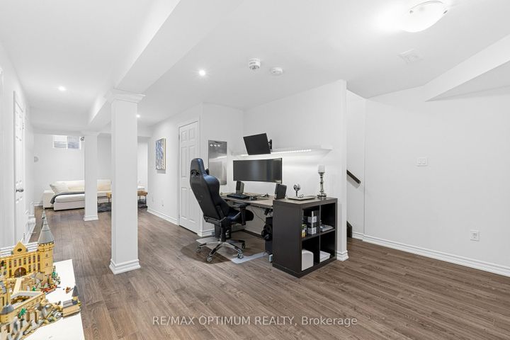 Photo 33 at 3302 Robert Brown Boulevard, GO Glenorchy, Oakville