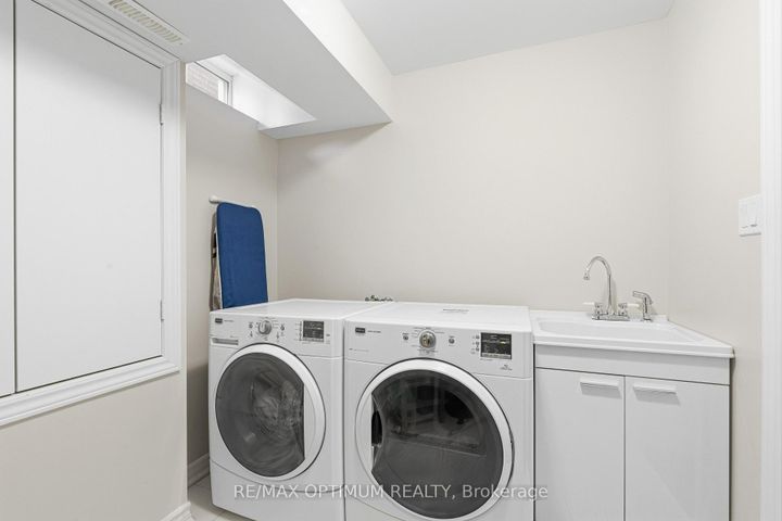 Photo 37 at 3302 Robert Brown Boulevard, GO Glenorchy, Oakville