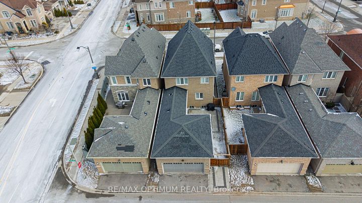 Photo 39 at 3302 Robert Brown Boulevard, GO Glenorchy, Oakville