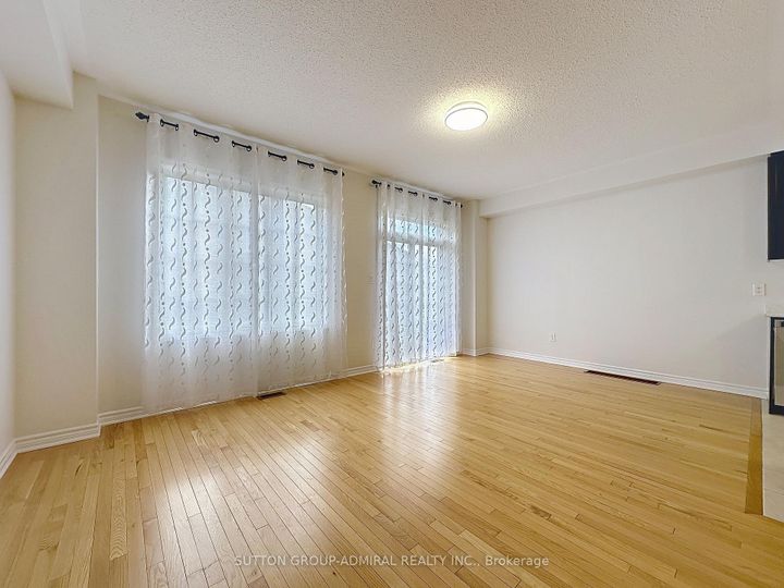 Photo 8 at 14 - 8777 Dufferin Street, Patterson, Vaughan