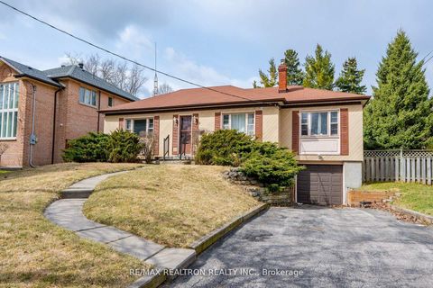 Photo 3 at 30 Lawnview Drive, Willowdale East, Toronto