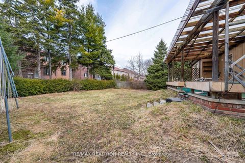 Photo 9 at 30 Lawnview Drive, Willowdale East, Toronto