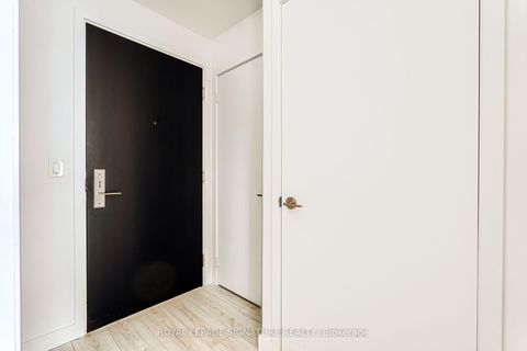 Photo 4 at 2705 - 8 Eglinton Avenue E, Mount Pleasant West, Toronto