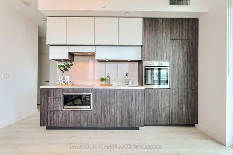 Photo 8 at 2705 - 8 Eglinton Avenue E, Mount Pleasant West, Toronto