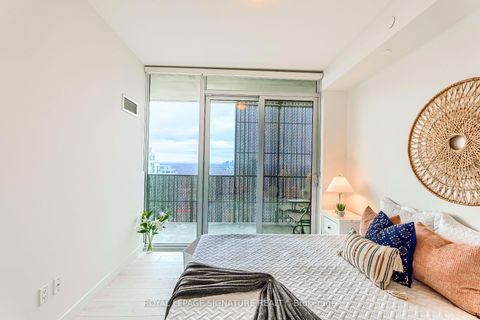 Photo 17 at 2705 - 8 Eglinton Avenue E, Mount Pleasant West, Toronto