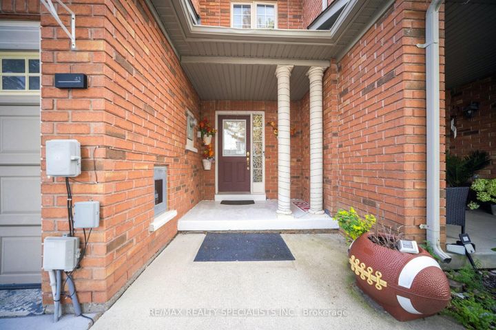 Photo 2 at 43 Rockgarden Trail, Wellington, Brampton