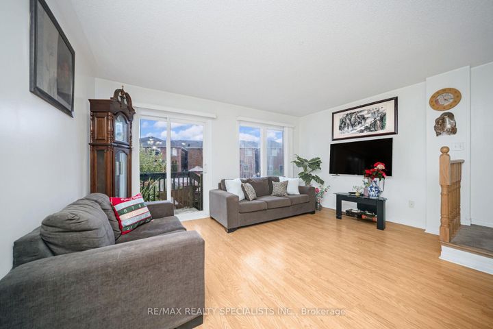 Photo 4 at 43 Rockgarden Trail, Wellington, Brampton