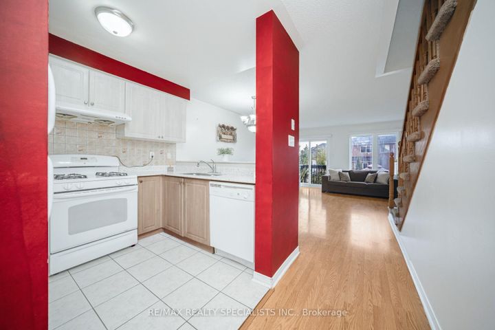 Photo 10 at 43 Rockgarden Trail, Wellington, Brampton