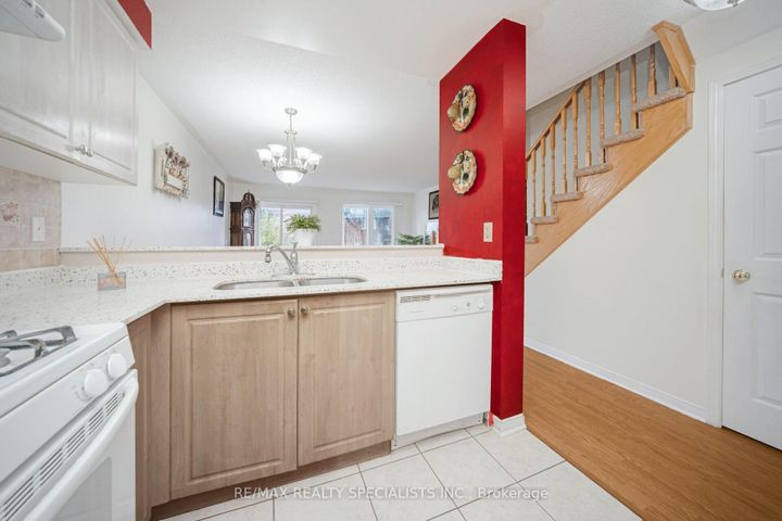 Photo 15 at 43 Rockgarden Trail, Wellington, Brampton